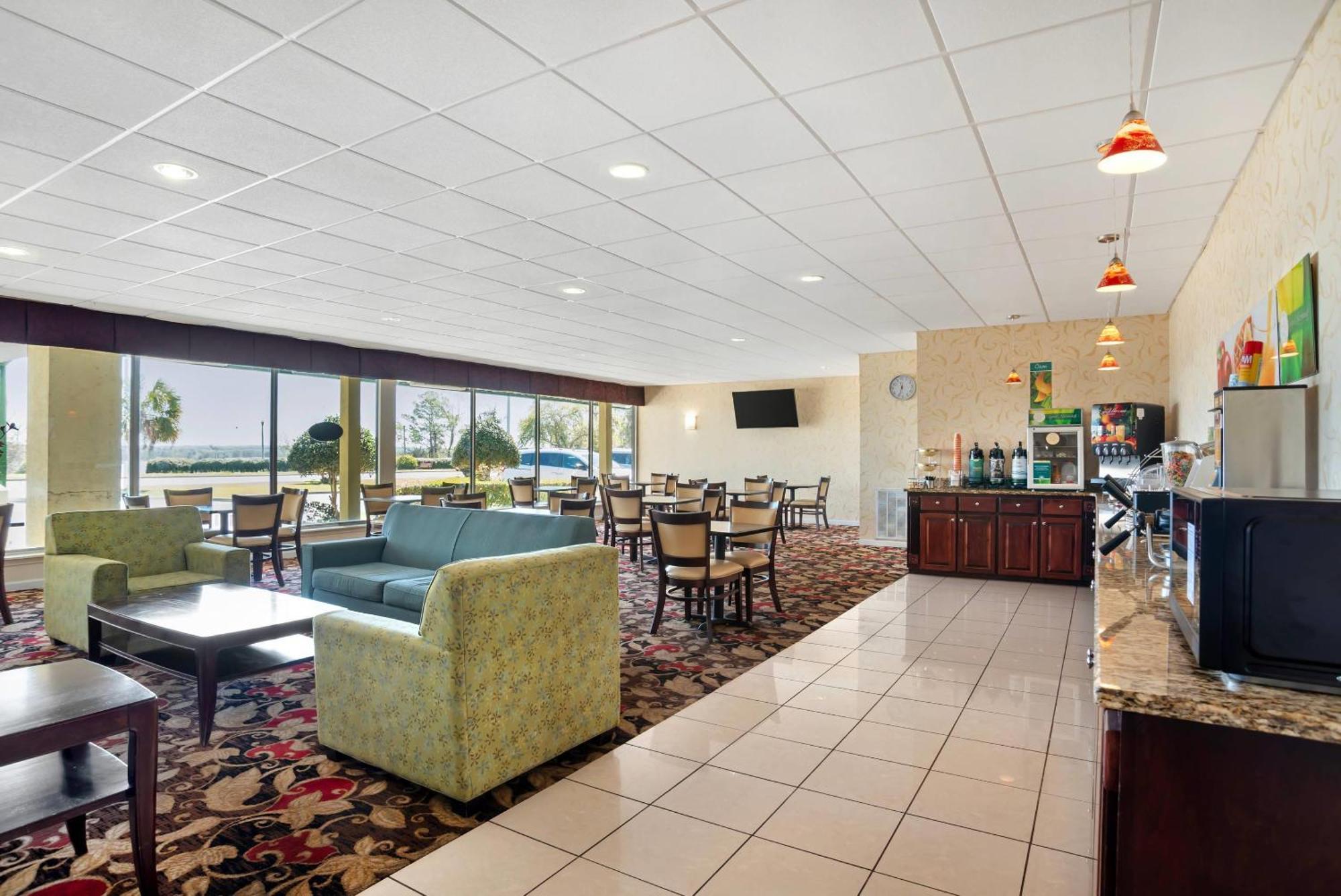 Quality Inn & Suites Near Lake Eufaula Exteriér fotografie