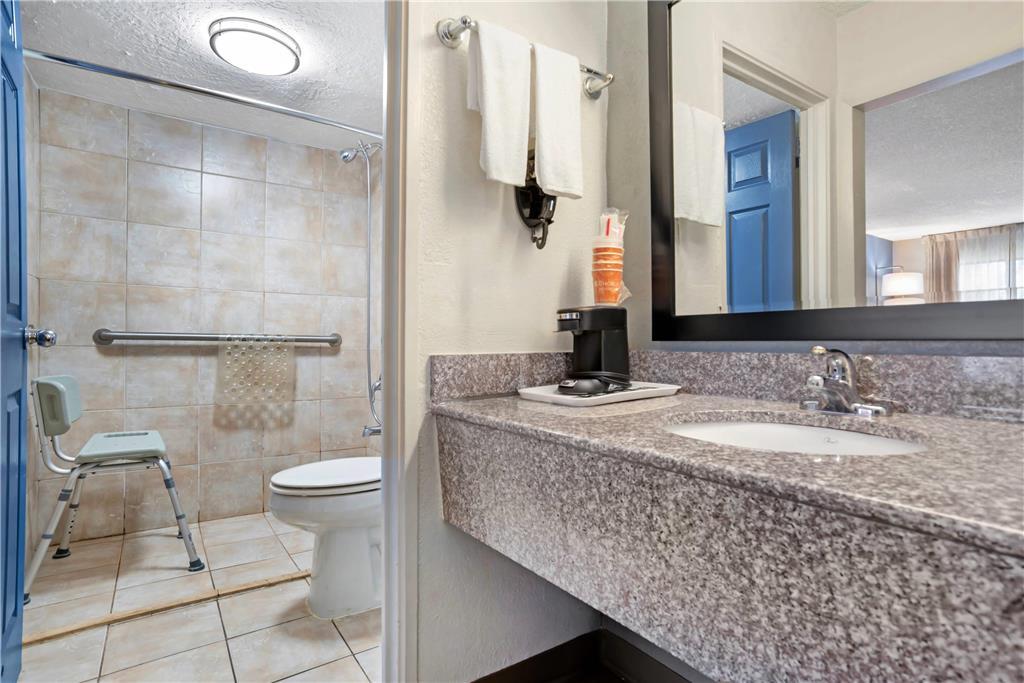 Quality Inn & Suites Near Lake Eufaula Pokoj fotografie